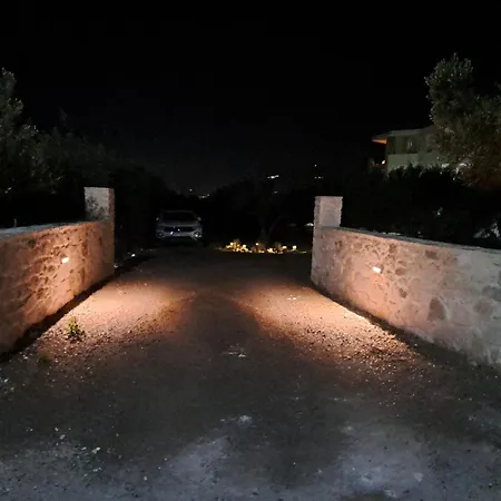 Pasiphae Luxury House *