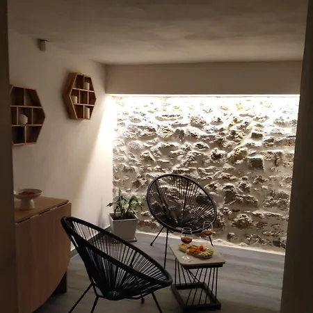 Pasiphae Luxury House