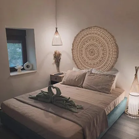 Pasiphae Luxury House *